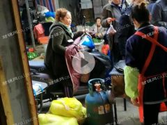 市场人流量非常大位置好