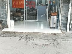 转临街二层门面房共140平方