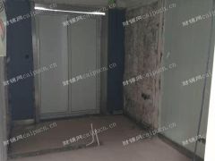华阳小区正对中心广场第一家连家店，门面房
