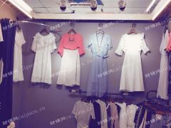 江浦凡星市场二楼服装店出售