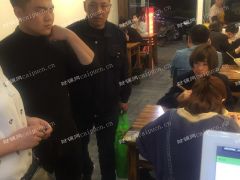 营业中餐饮临街门面人流量大