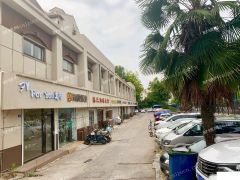 苜蓿园大街临街小区门口商铺房东直租（无转让费）