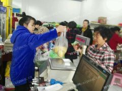 高档小区至此一家经营超市